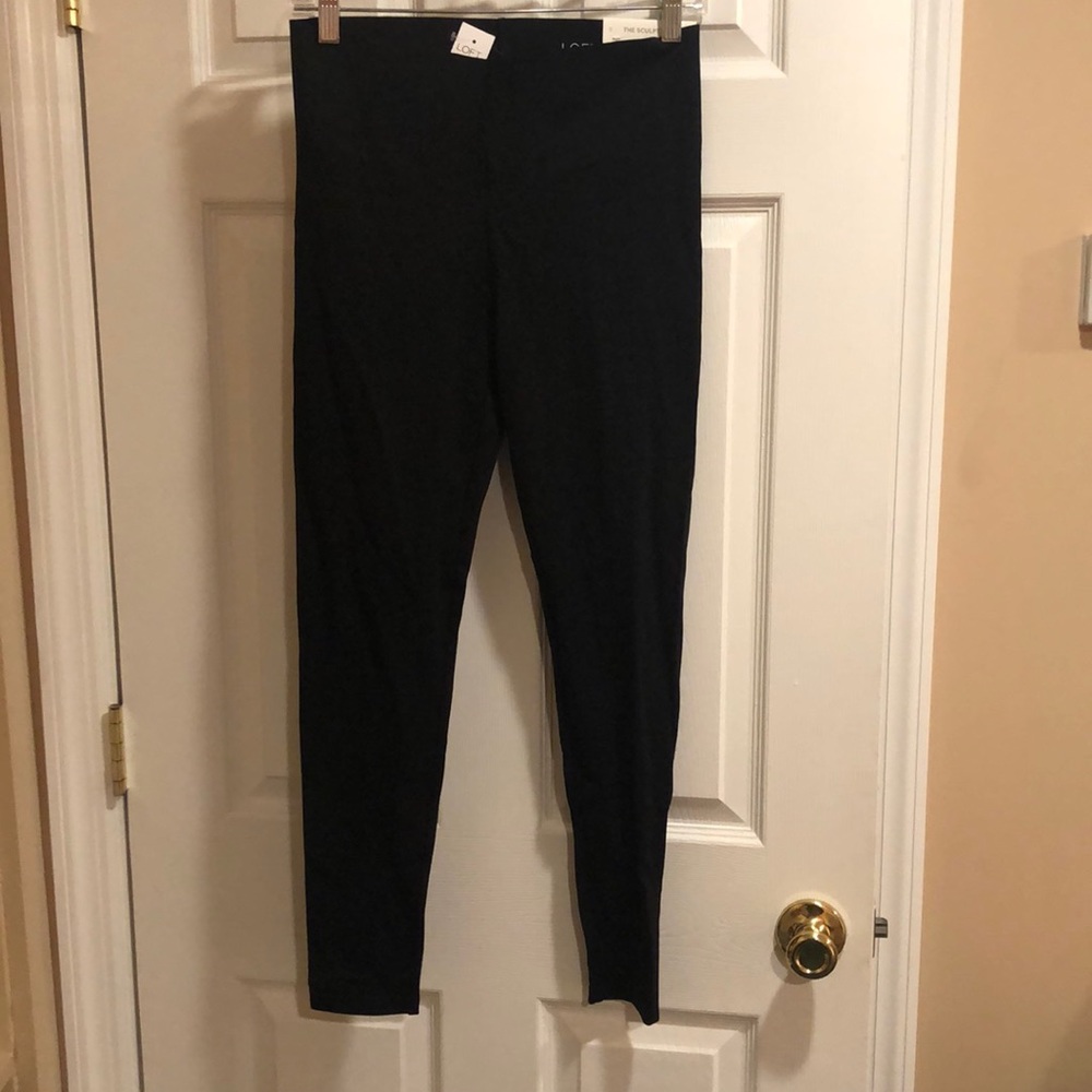 AT loft sculpt leggings . Size small in black .